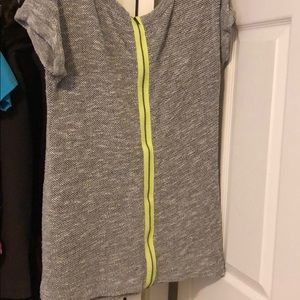 Med A Pea in the Pod Short sleeves blouse- zipper